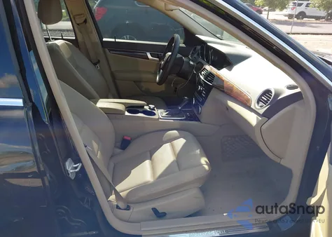 2014 Mercedes-Benz C 300 Luxury 4Matic/Sport 4Matic from USA, damaged, VIN WDDGF8AB3EA922409